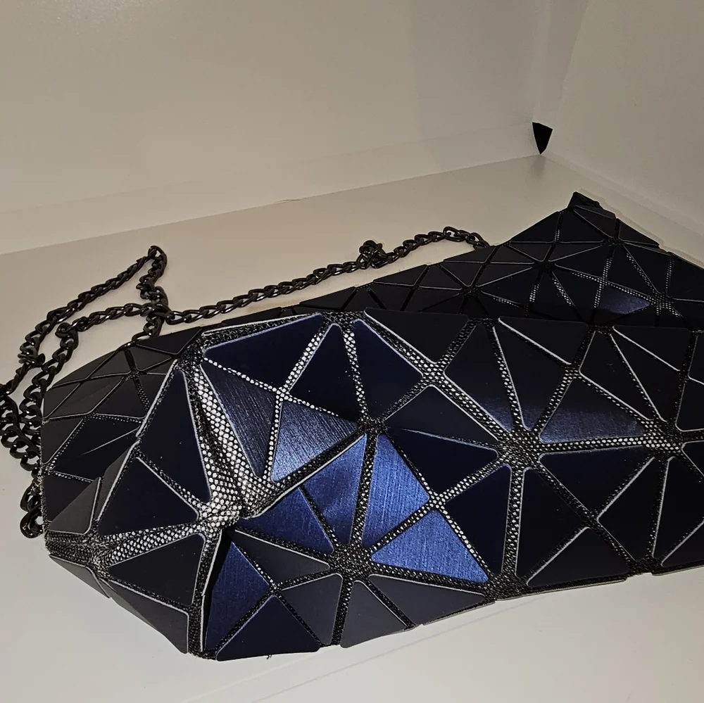 Geometric Blue Purse With Gunmetal Removable Chain - EUC